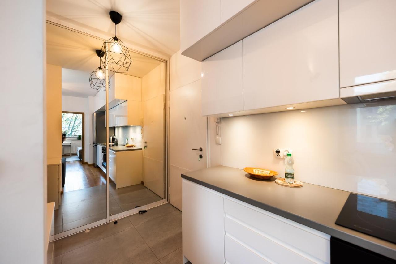 Jaktorowska Comfy Apartment Warschau Buitenkant foto